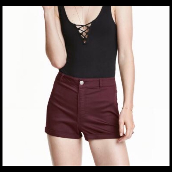 Highwasted Maroon shorts - Picture 1 of 3